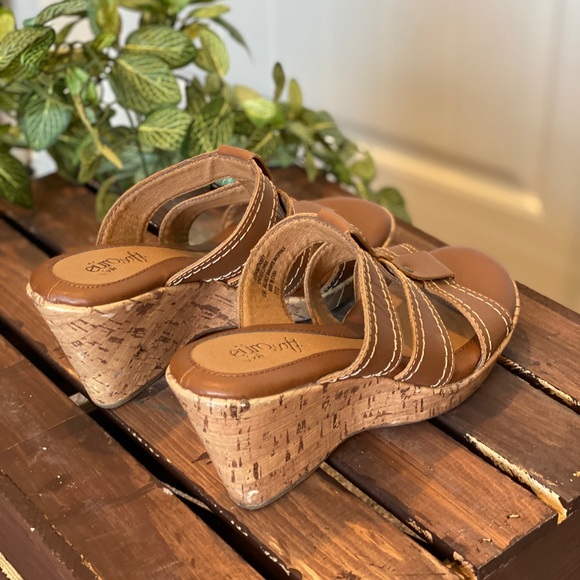 Eruosoft Wedge Sandal Heels - Picture 6 of 8